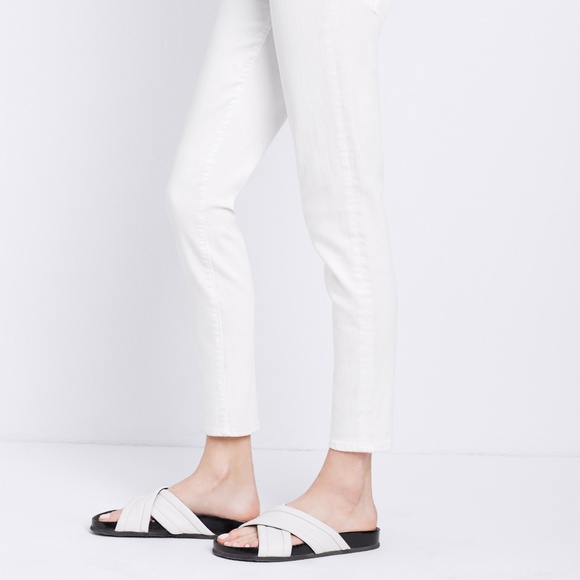 VINCE -NWT Mason Relaxed Fit Jeans - Optic White - Picture 2 of 6